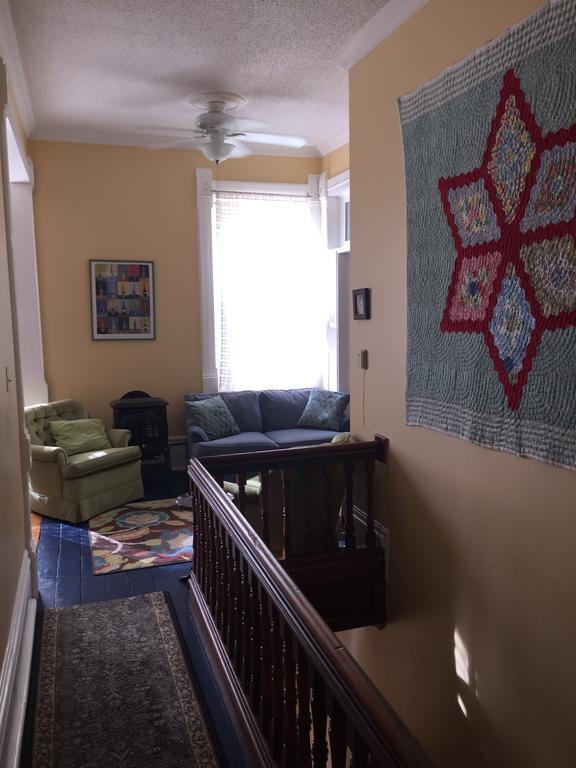 Loyalist Lofts Apartment Пиктън Екстериор снимка