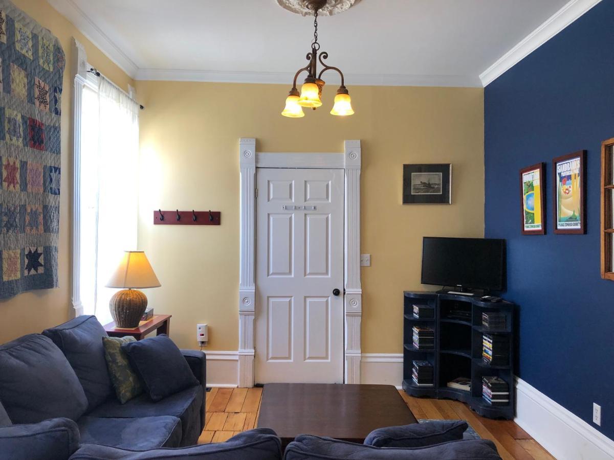 Loyalist Lofts Apartment Пиктън Екстериор снимка