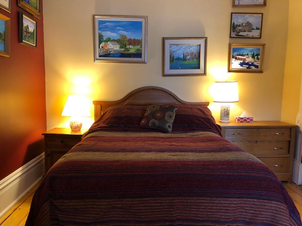 Loyalist Lofts Apartment Пиктън Екстериор снимка