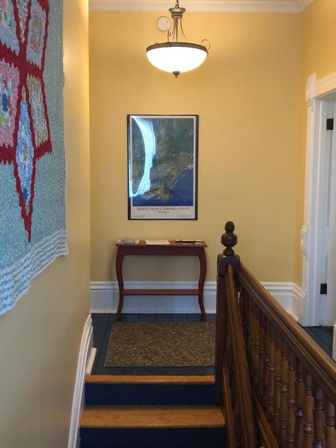 Loyalist Lofts Apartment Пиктън Екстериор снимка