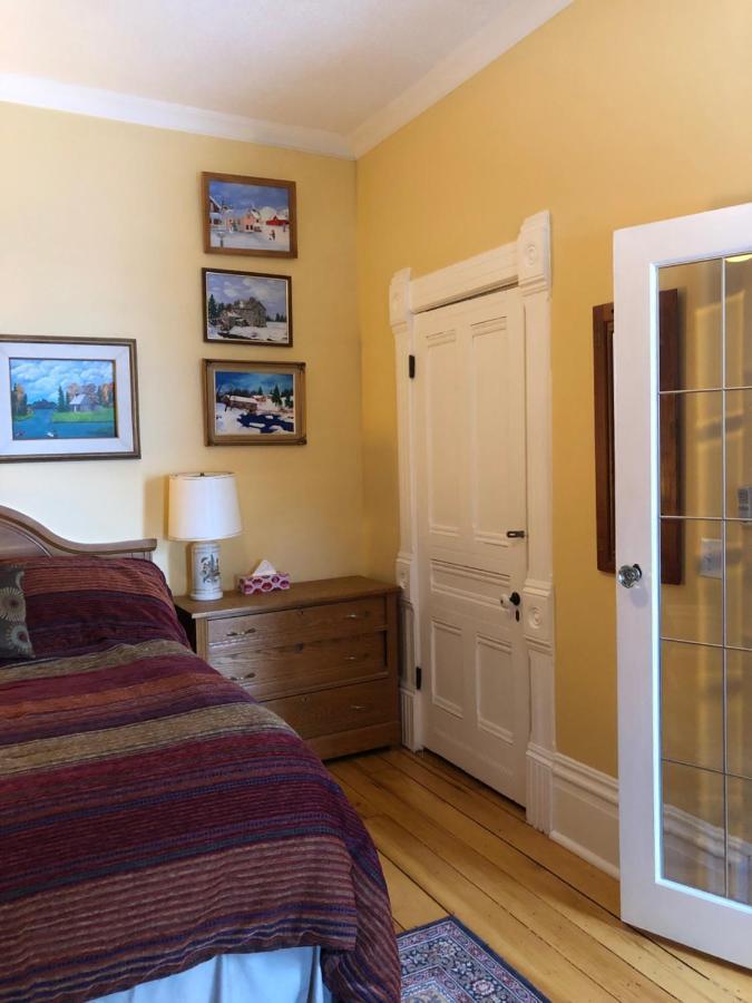 Loyalist Lofts Apartment Пиктън Екстериор снимка